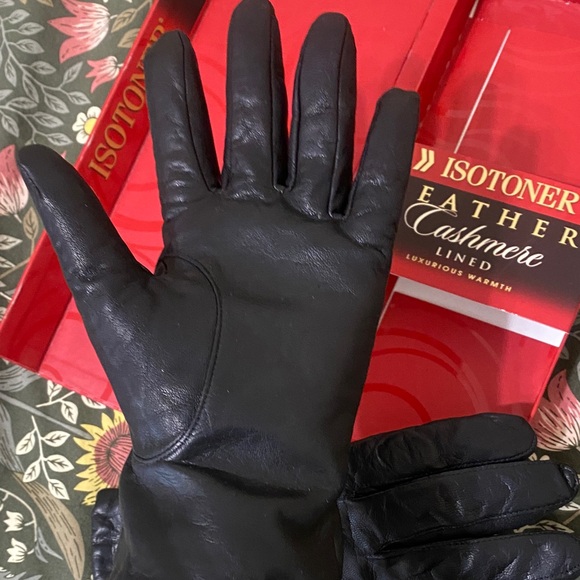 Vintage Isotoner Luxurious Black Leather Gloves 100% cashmere lined gloves - Picture 3 of 11